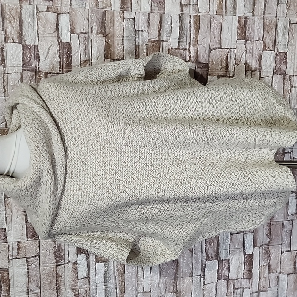 SAKS FIFTH AVENUE  Tan/ Crem Poncho